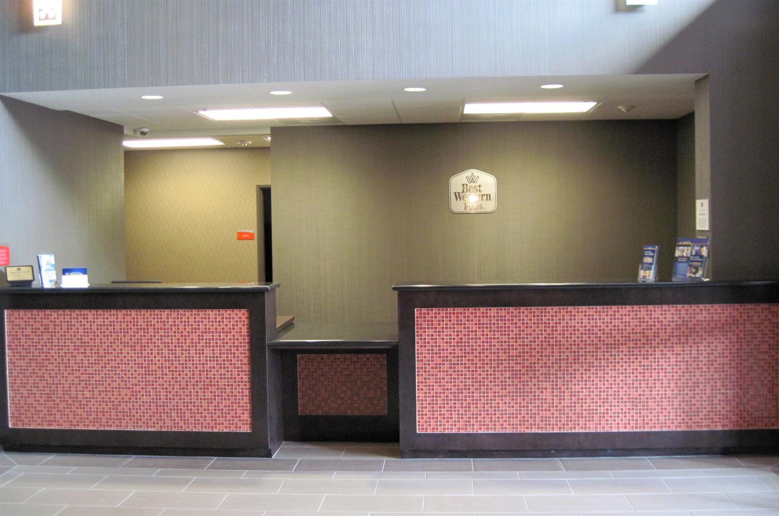 Hotel Western Airport &