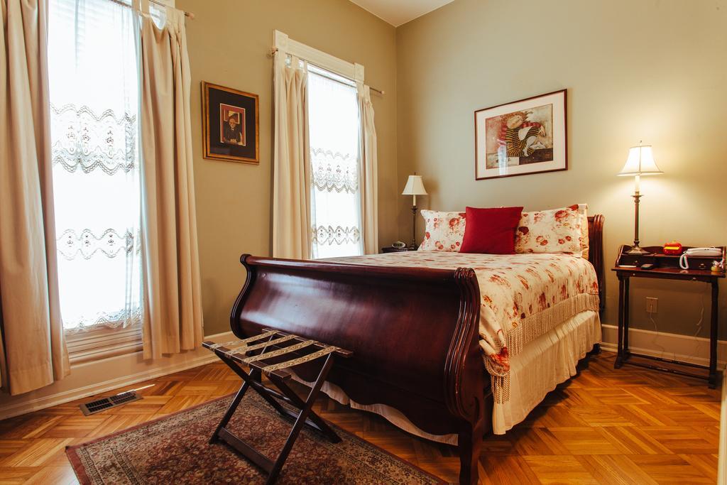 Bed & Breakfast Folk House Austin