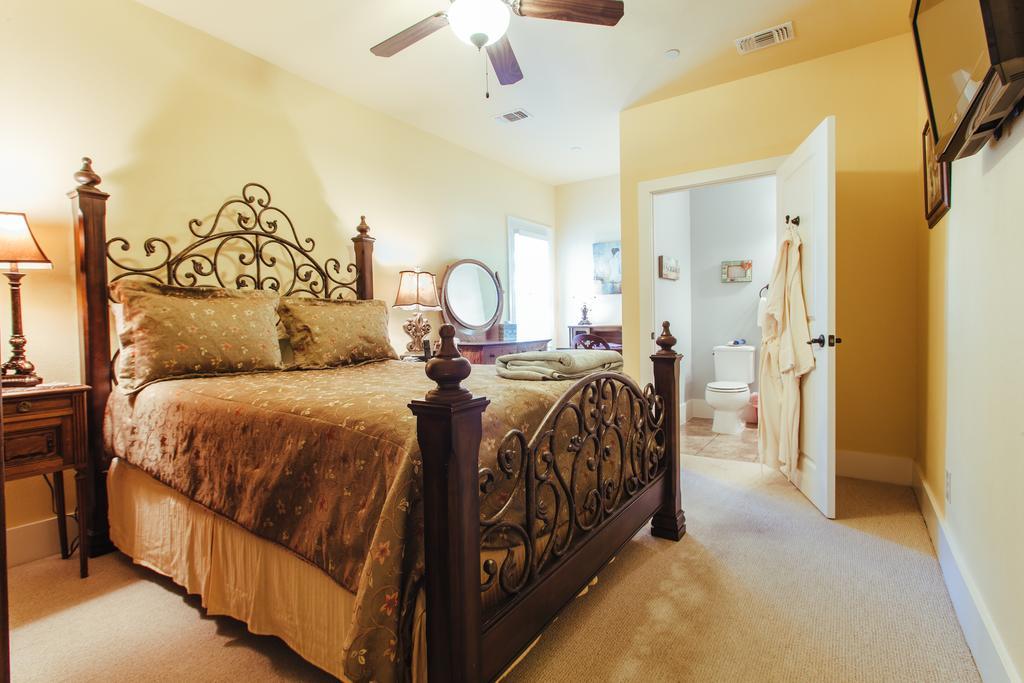 Bed & Breakfast Folk House