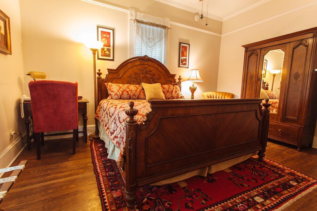 Bed & Breakfast Folk House