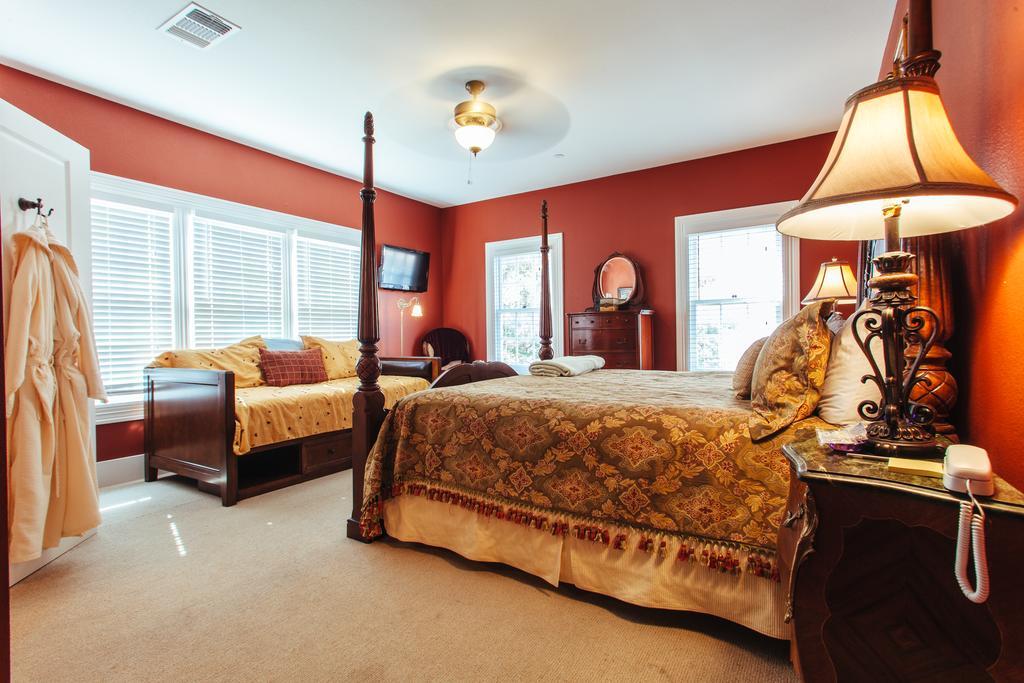 Folk House Bed & Breakfast Austin