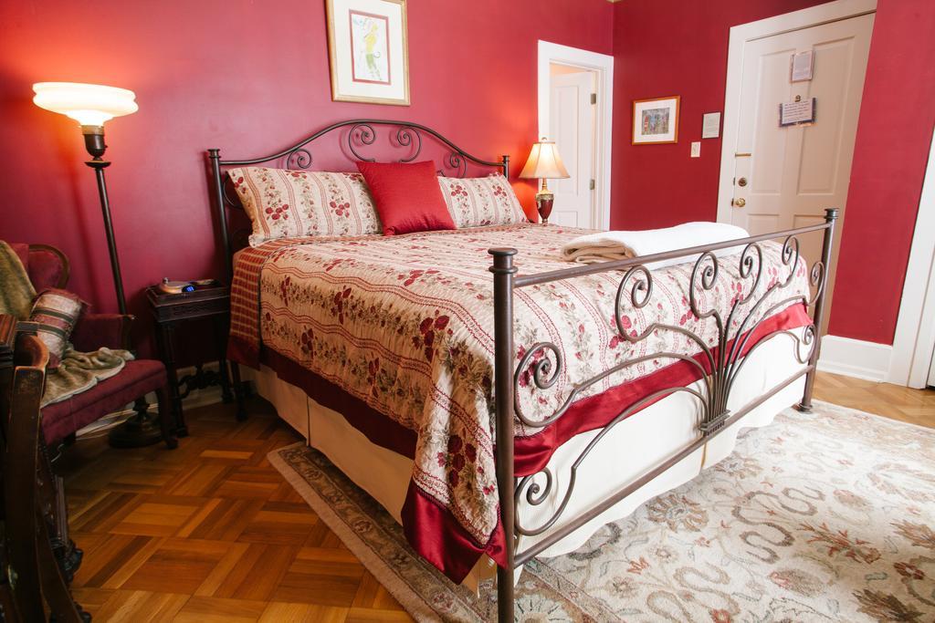 Folk House Bed & Breakfast Austin