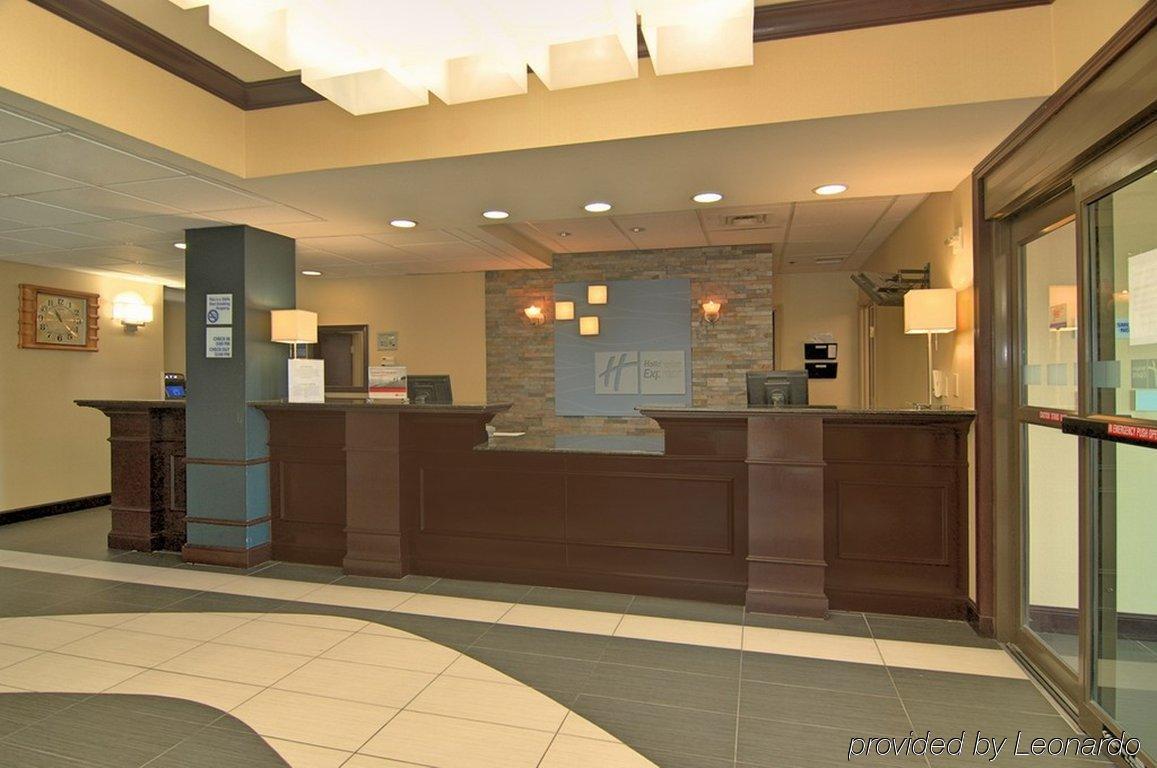 Express & Sw - Sunset Valley, And Ihg Hotel 3*
