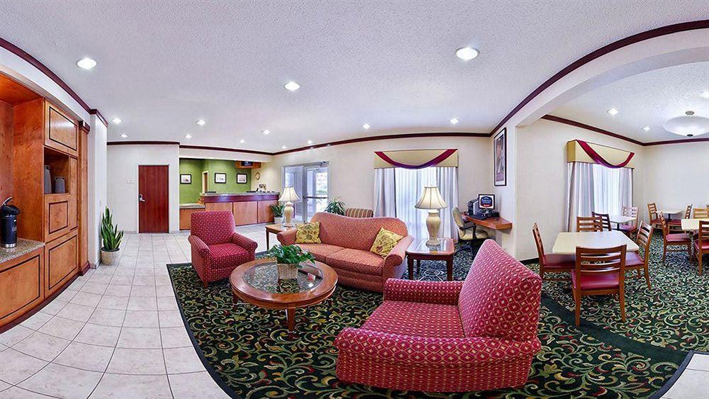 Hotel Fairfield & Area