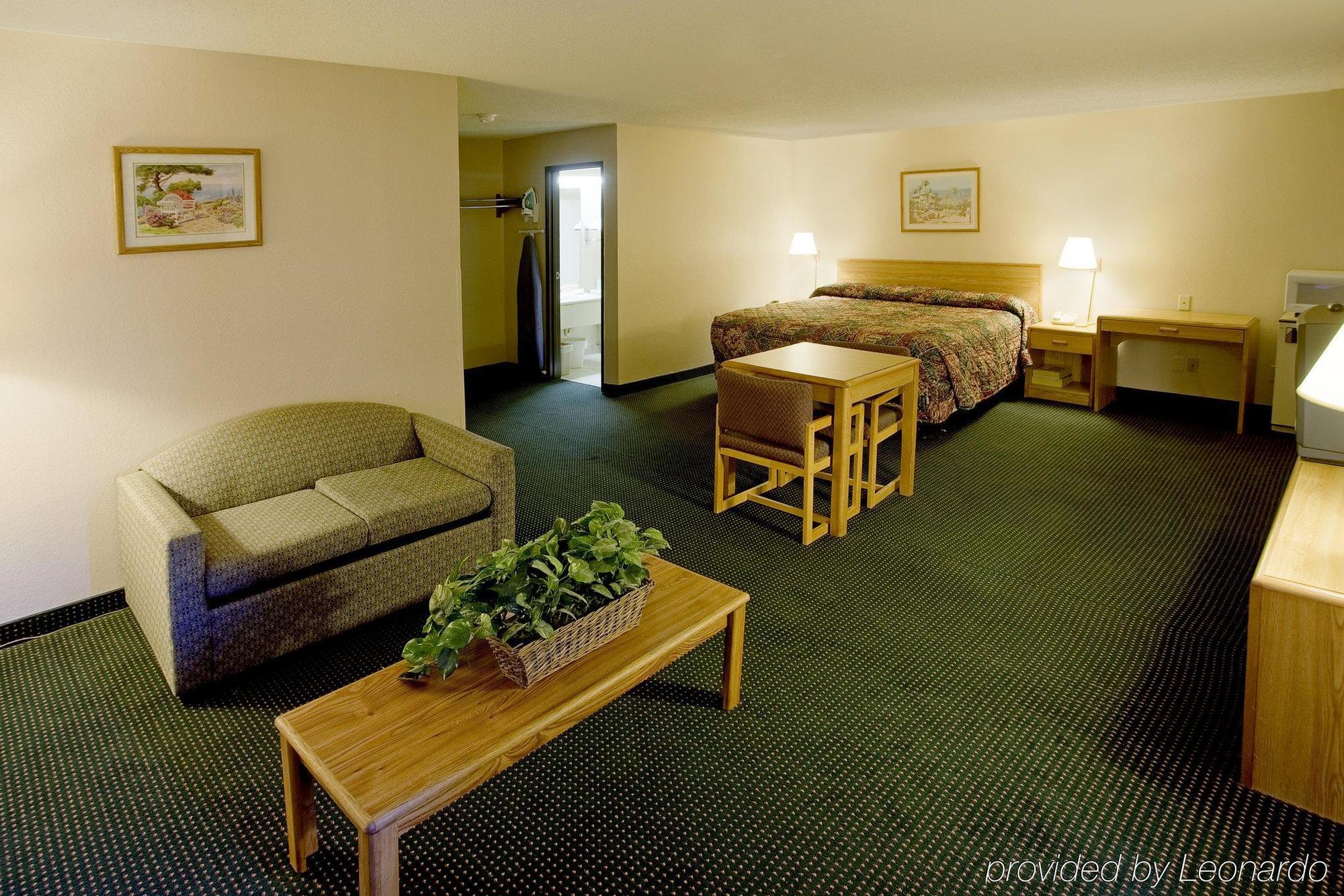 Country Garden Motel 2*