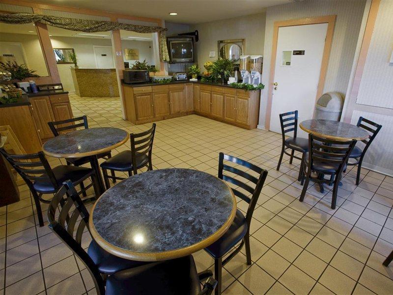 Motel Americas Value Austin
