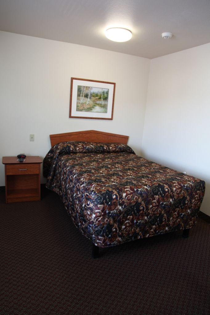 Woodspring North I-35 Hotel