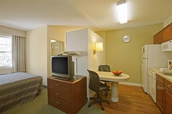Hotel Extended America - - Northwest Arboretum - The Domain