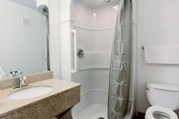 Hotel 6-austin, Tx - Airport - South