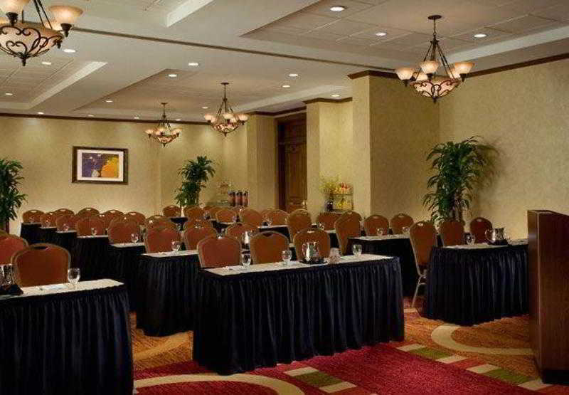 Hotel Downtown / Convention Center