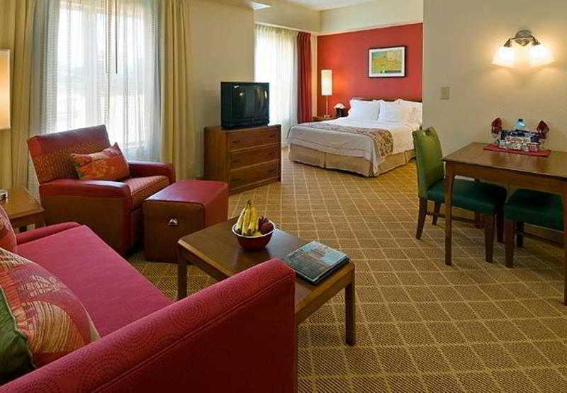 By Marriott Parmer/tech Ridge Hotel 3*