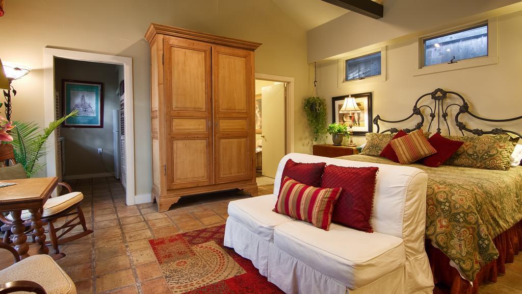 Austin's At Pearl Street Hotel 4*