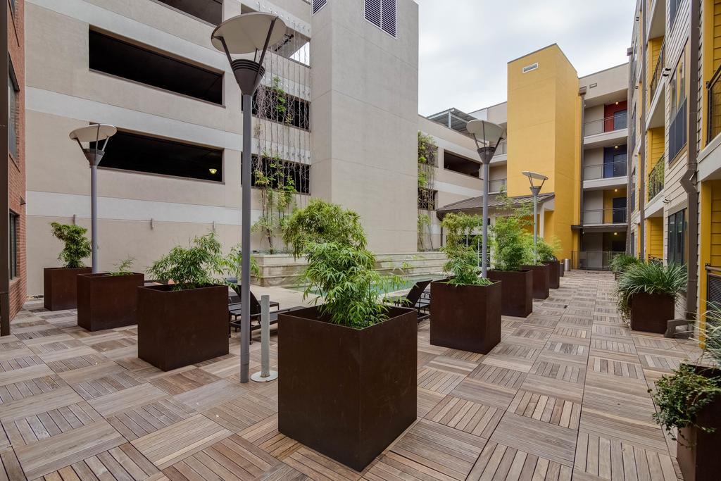 Apartment South Lamar Exclusives By Yourent