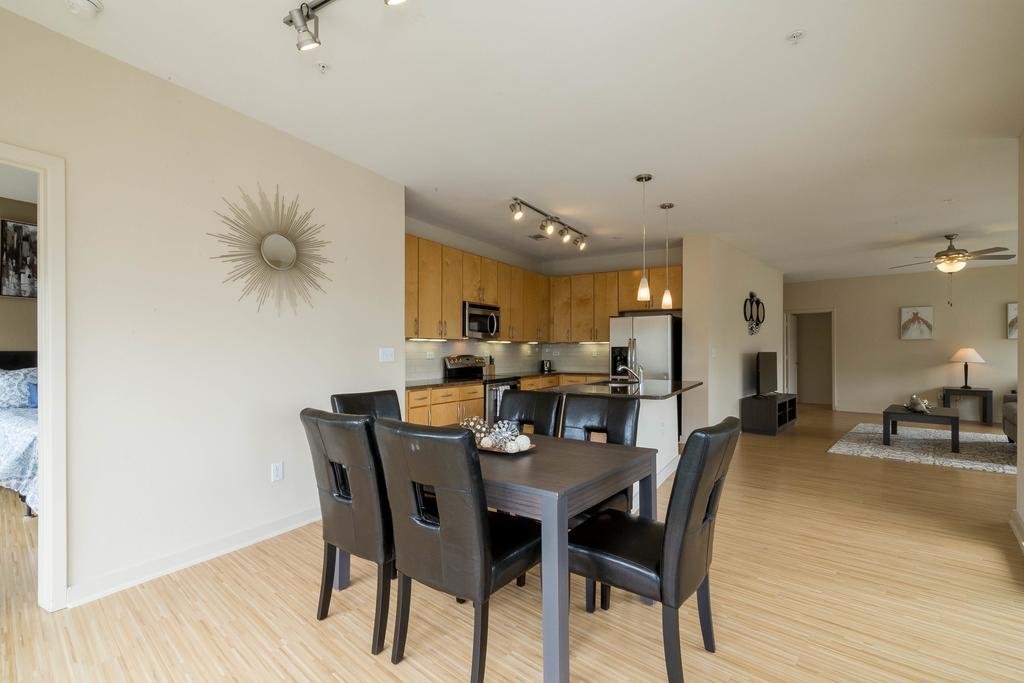 South Lamar Exclusives By Yourent Apartment