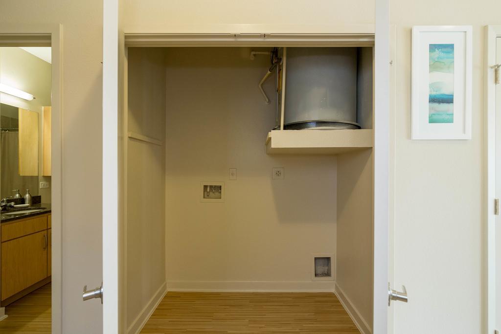 Apartment South Lamar Exclusives By Yourent