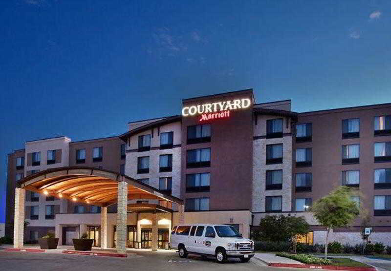 Courtyard Airport Hotel