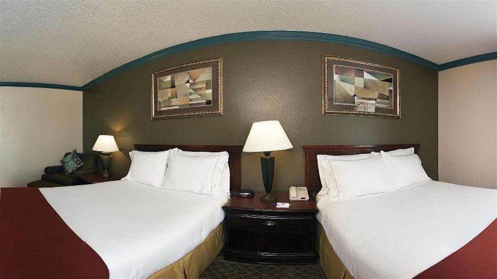 Express & North By Ihg Hotel
