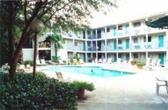 Hotel Suites *