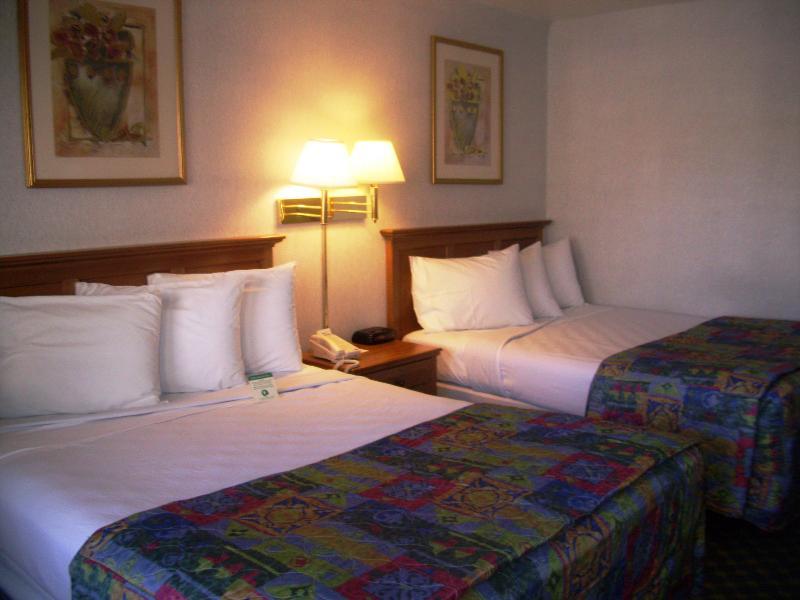 Americas Value 2* Austin