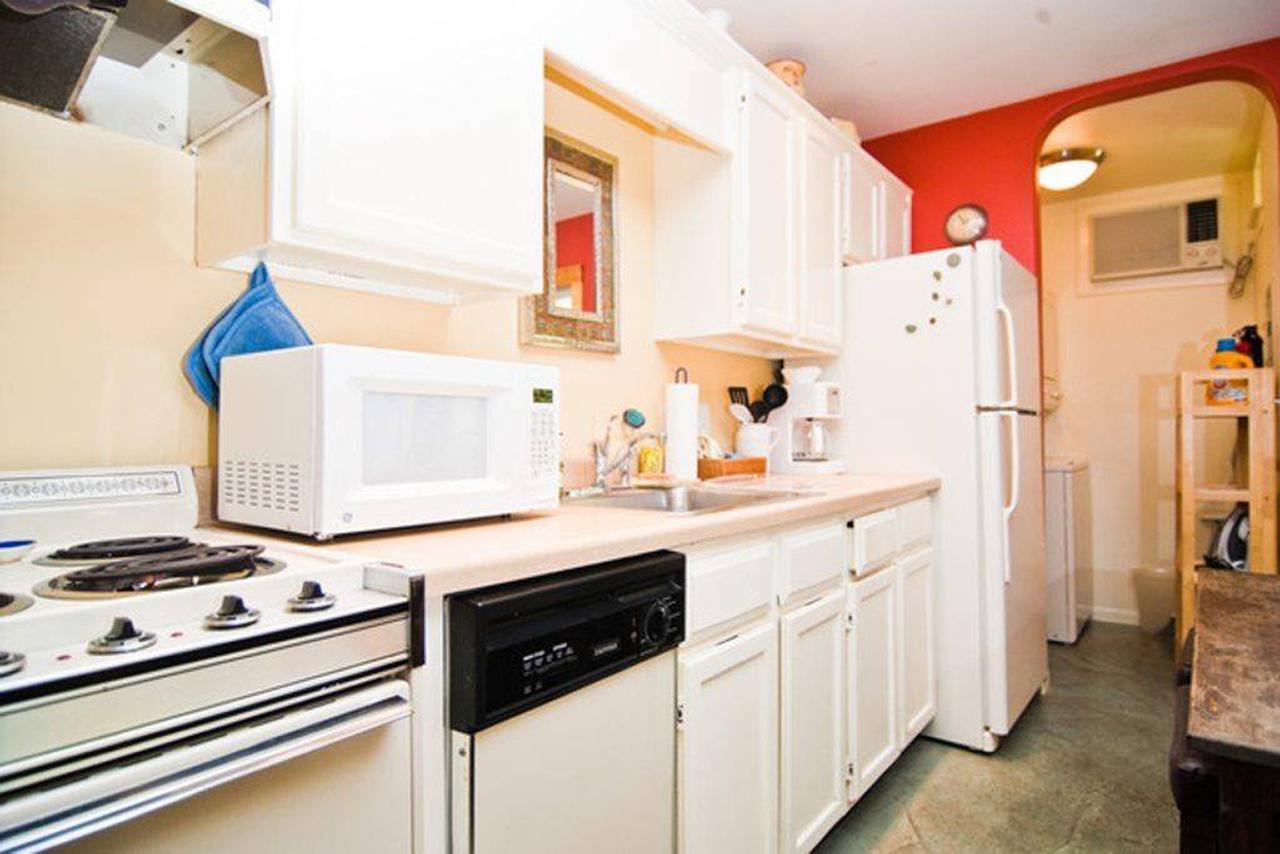 Barton Hills Apartment *