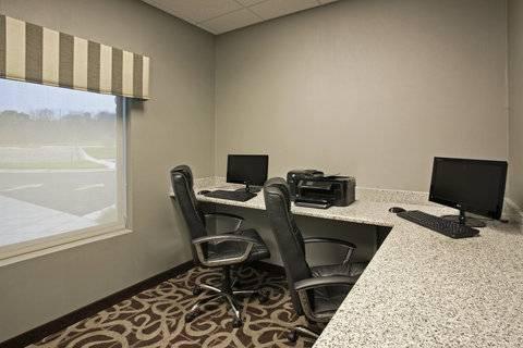 Hotel Western Airport &