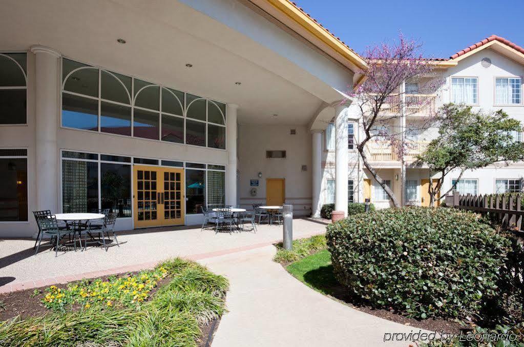 La Quinta By Wyndham At The Domain Hotel 3*
