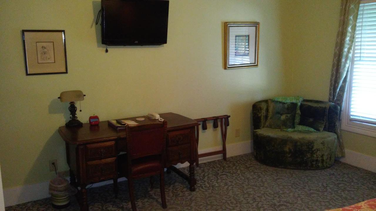 Star Of Texas Building Two Bed & Breakfast *