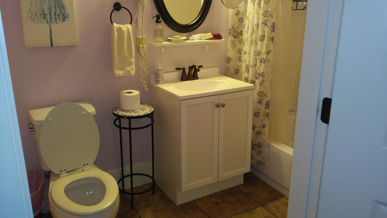 Star Of Texas Building Two Bed & Breakfast Austin