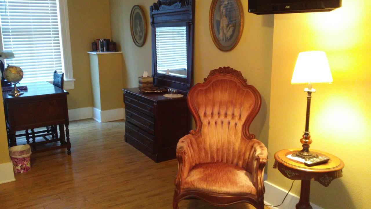 Bed & Breakfast Star Of Texas Building Two