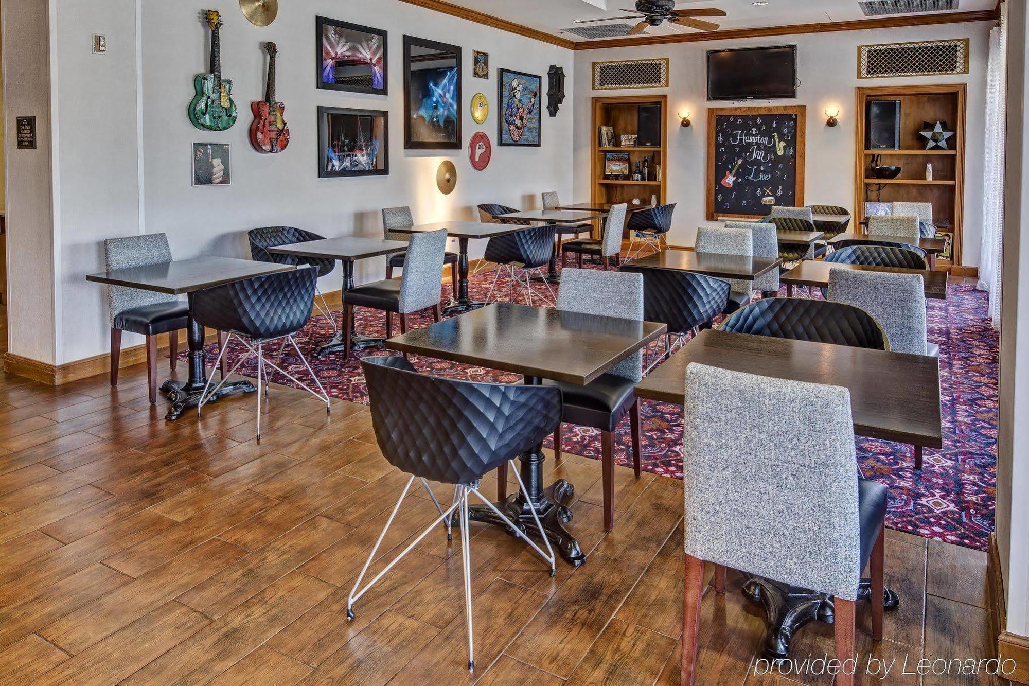 Hampton Inn & Suites Austin-Downtown/Convention Center 3* Austin