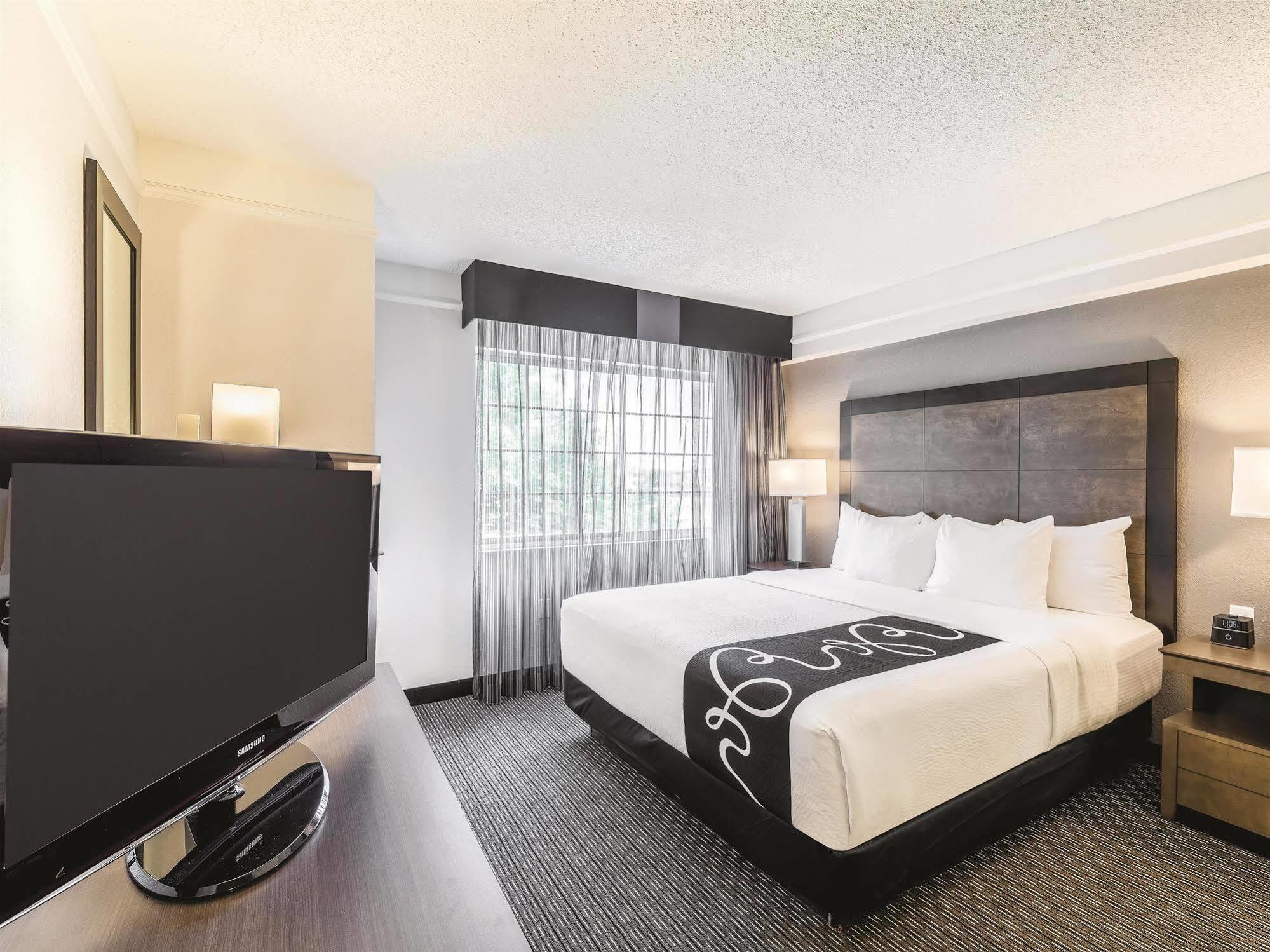 La Quinta By Wyndham At The Domain Austin