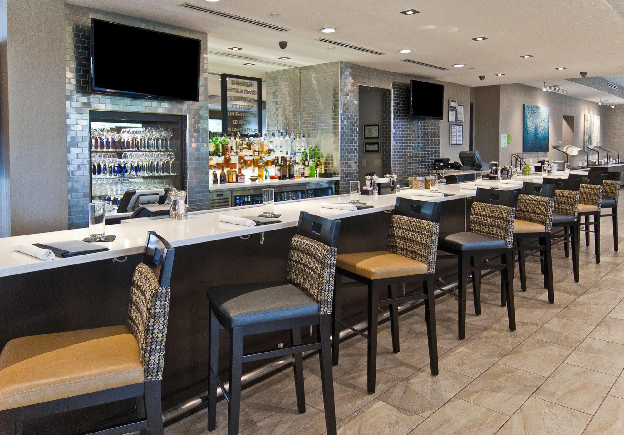 Airport By Ihg Hotel Austin