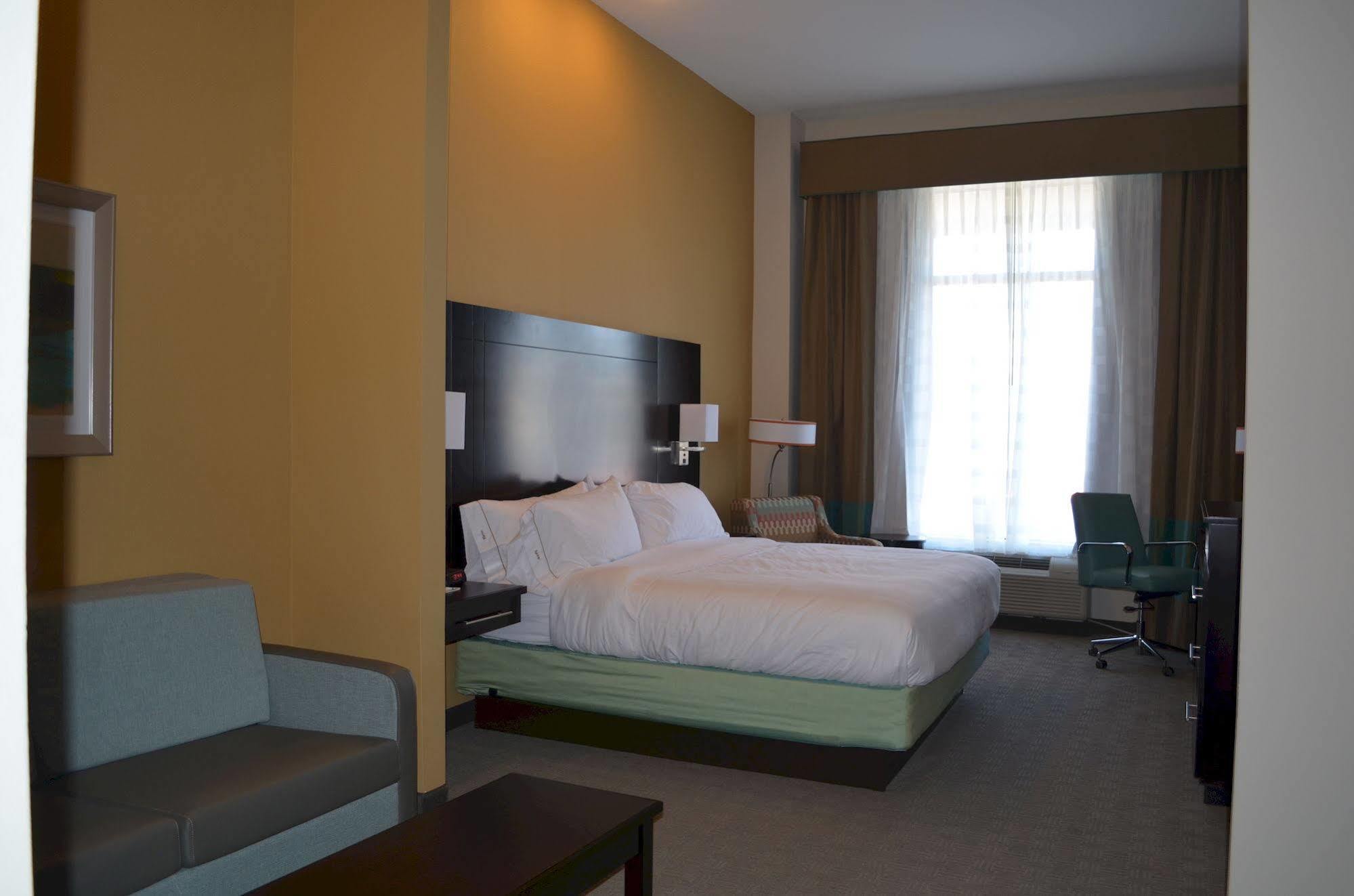 Hotel Express & South By Ihg 3*