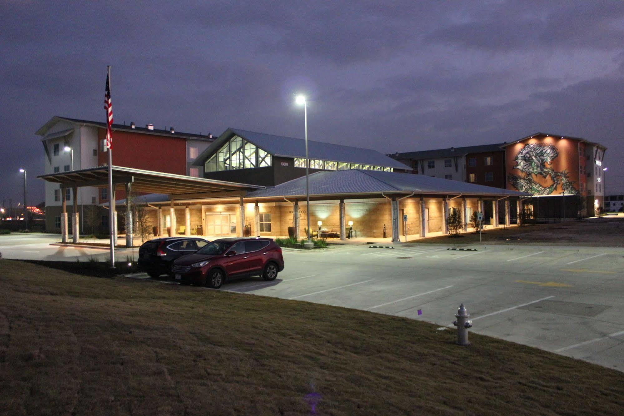 Hotel Homewood Techridge Parmer @ I-35