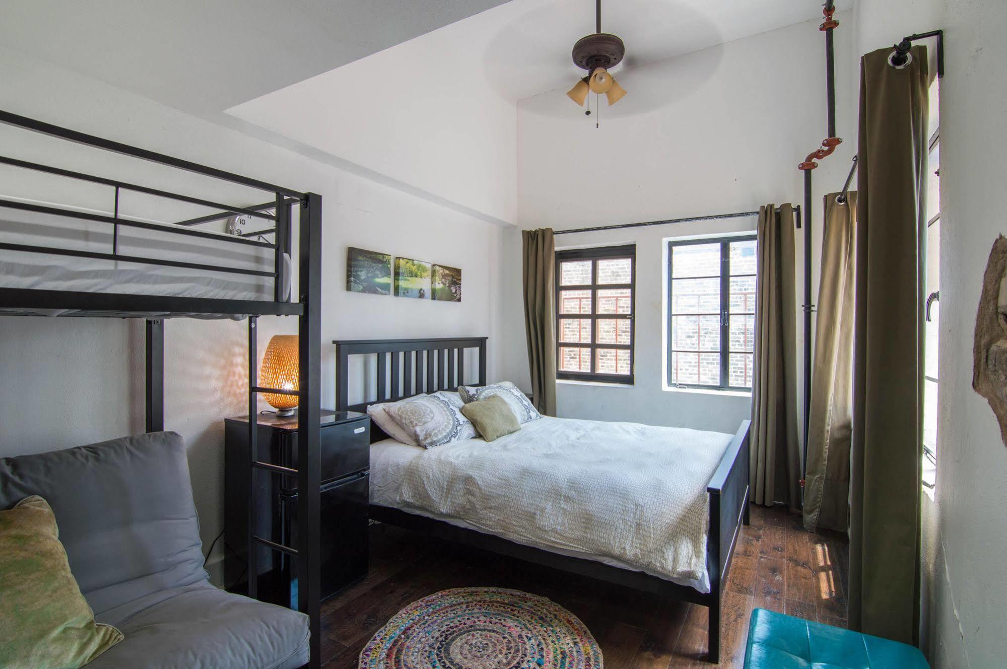 Hostel Firehouse (adults Only)