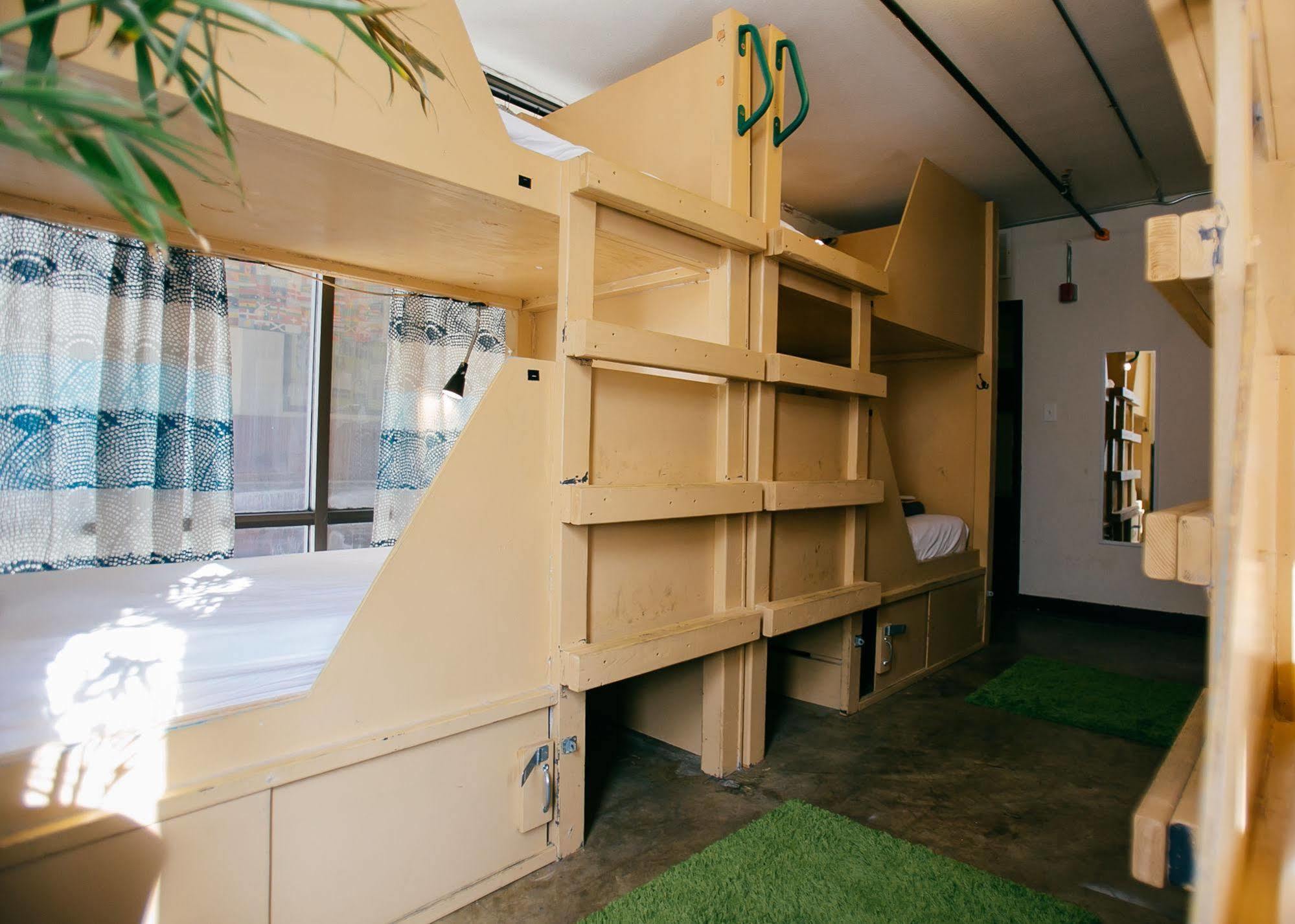 Hostel Firehouse (adults Only) *