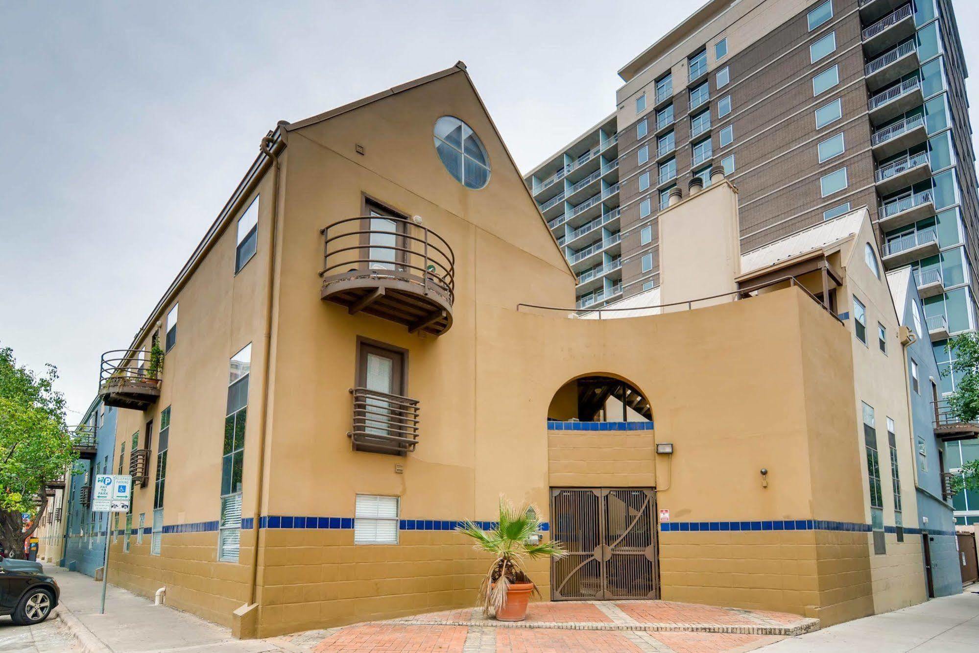 Penthouses At The Railyards Apartment *