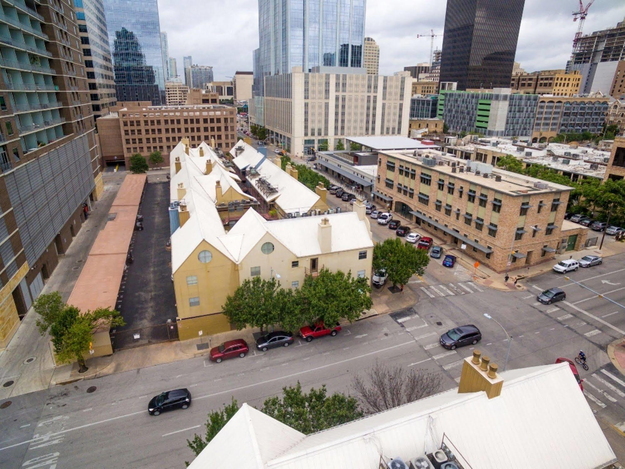 Penthouses At The Railyards Austin