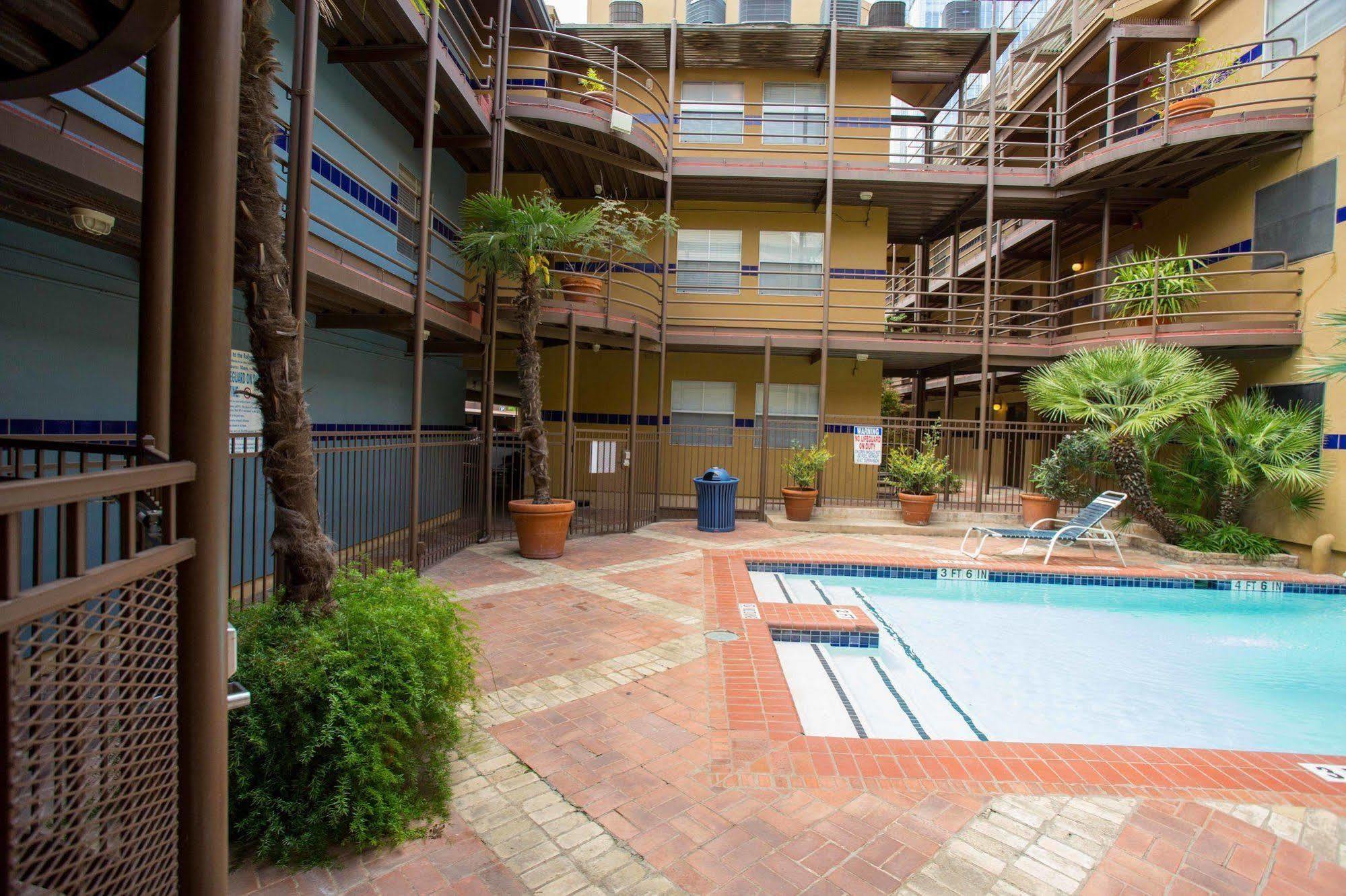 Apartment Penthouses At The Railyards Austin