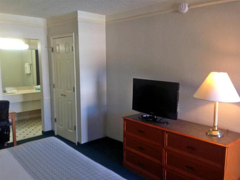Hotel 6-austin, Tx - Midtown