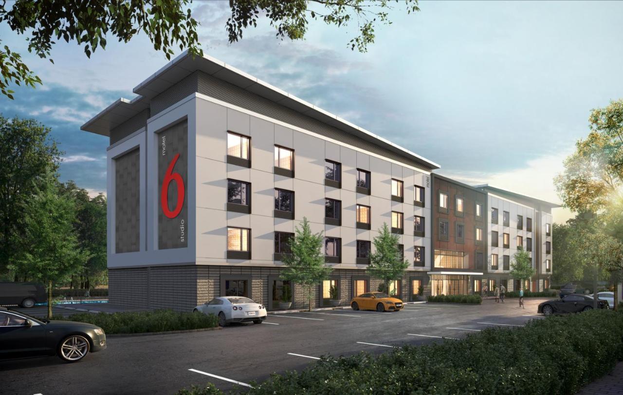 Hotel 6 Airport 2*