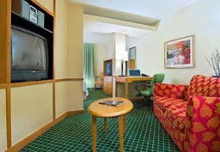 Hotel Fairfield & Area 3*