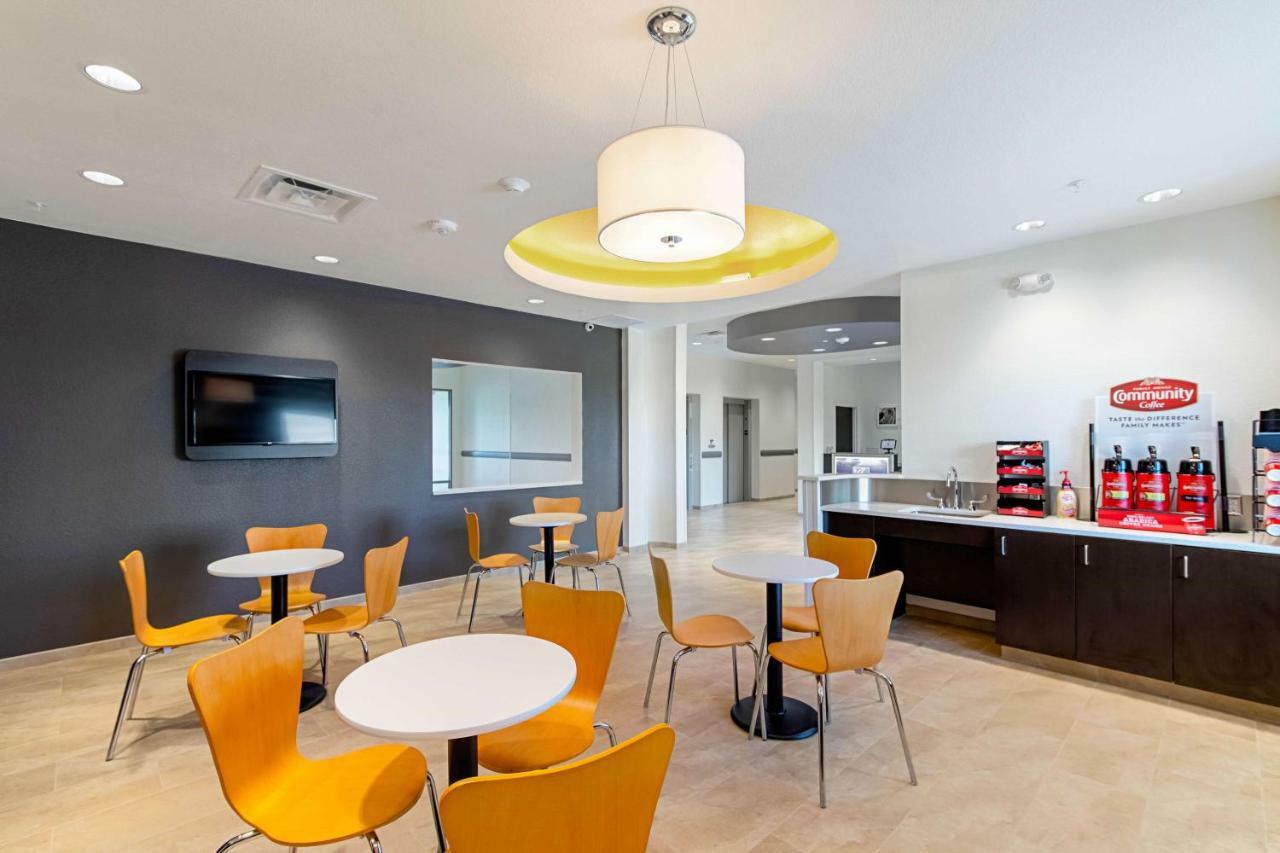 6 Airport Hotel Austin