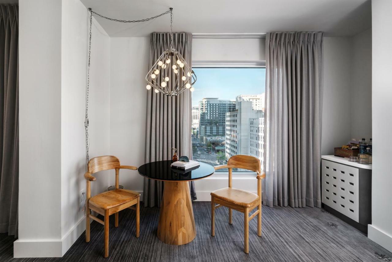 Hotel The Line 4*