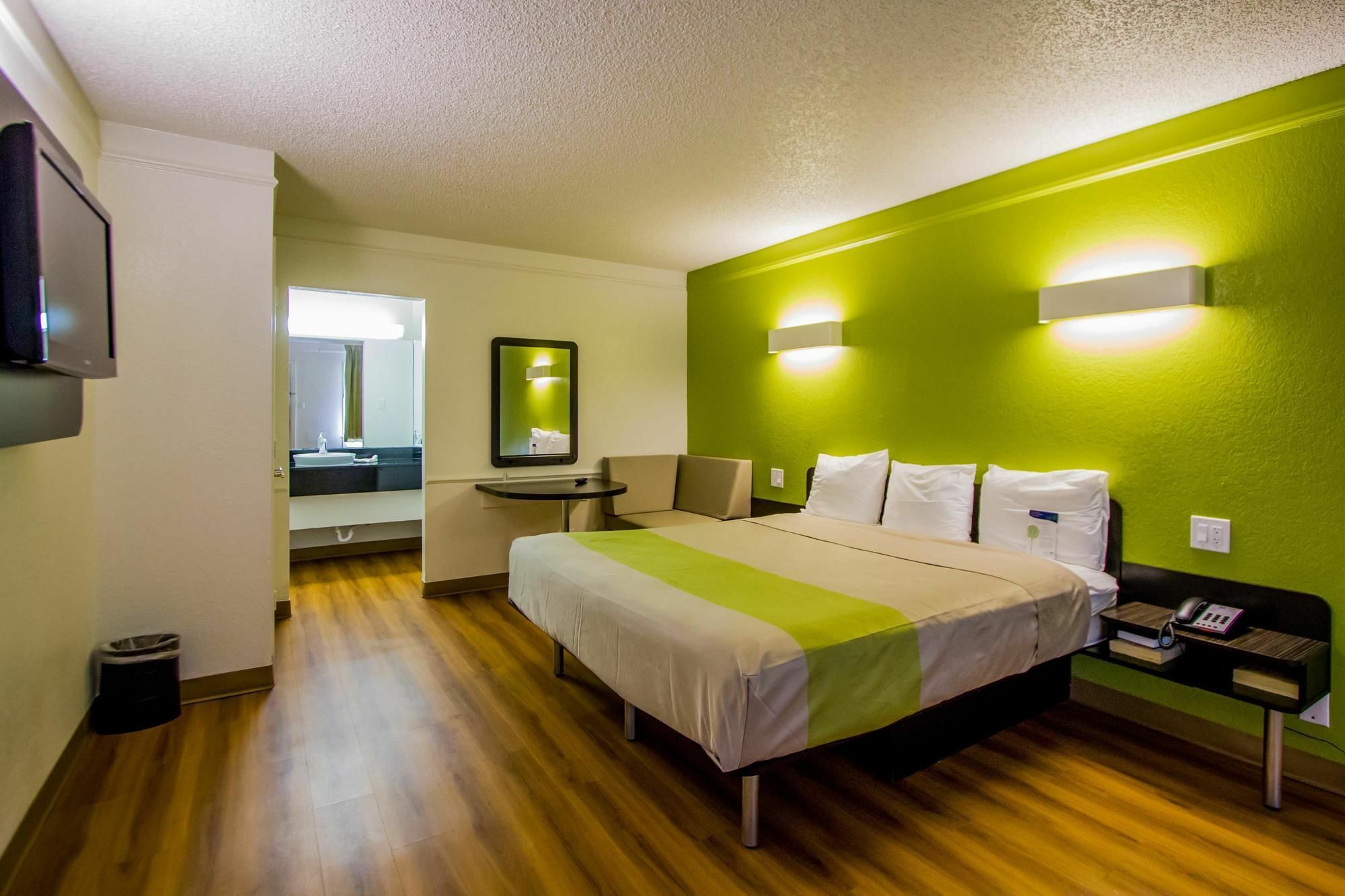 Hotel 6-austin, Tx - Midtown