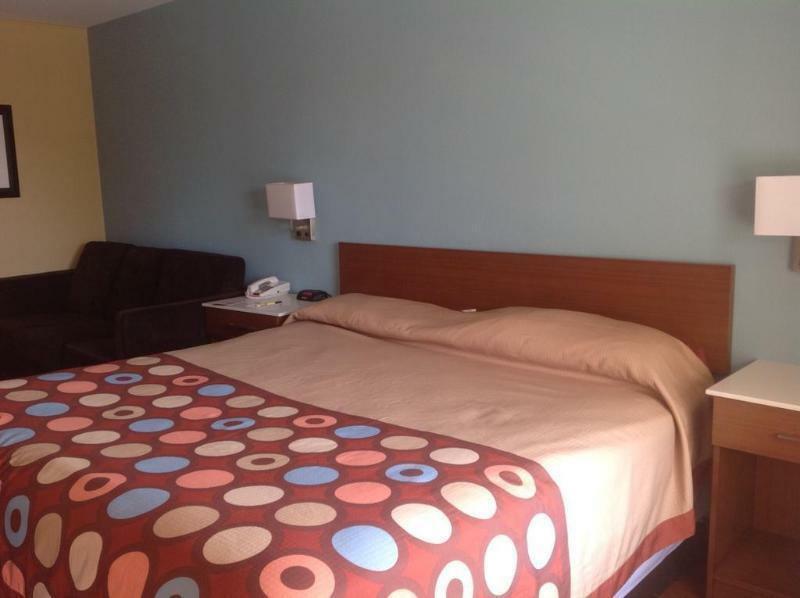 Super 8 By Wyndham Downtown/capitol Area Motel 2*