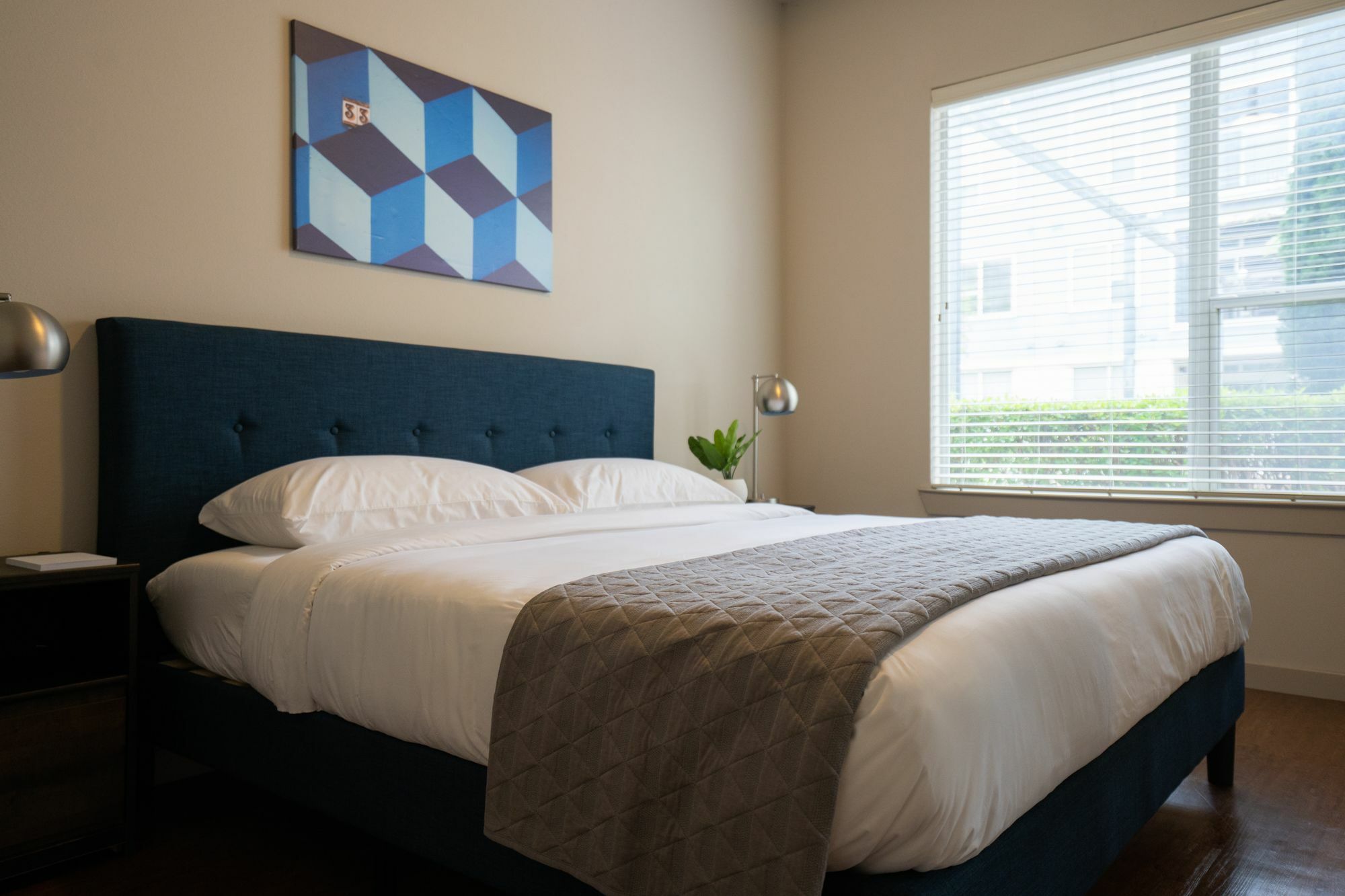Locale Lakeshore Apartment *