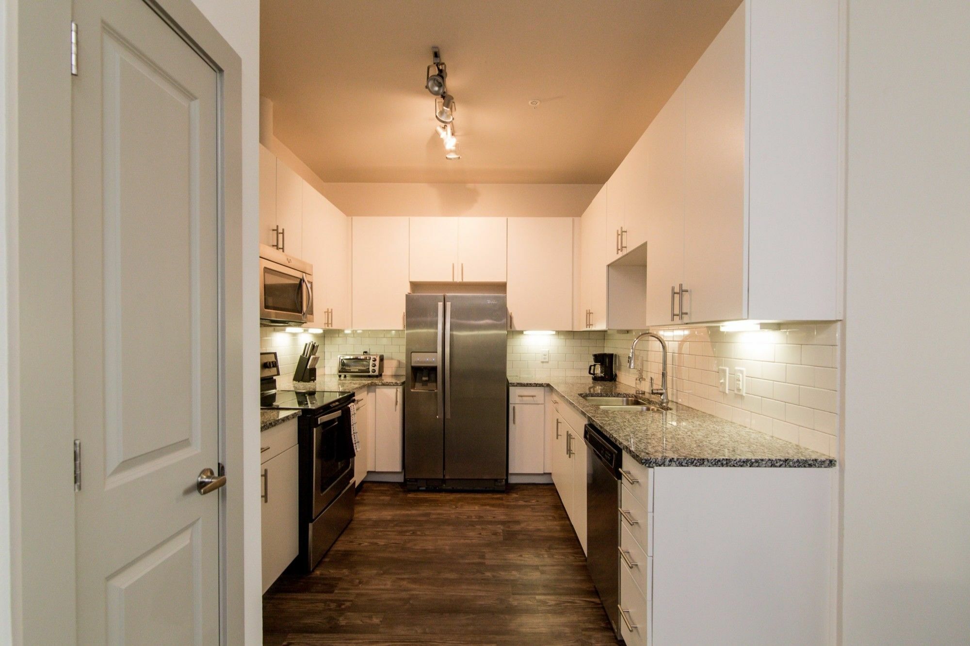 6th Street Exclusives By Yourent Austin