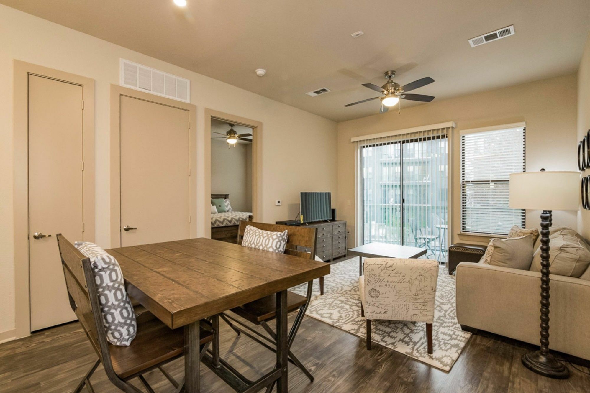 Park By Yourent Apartment