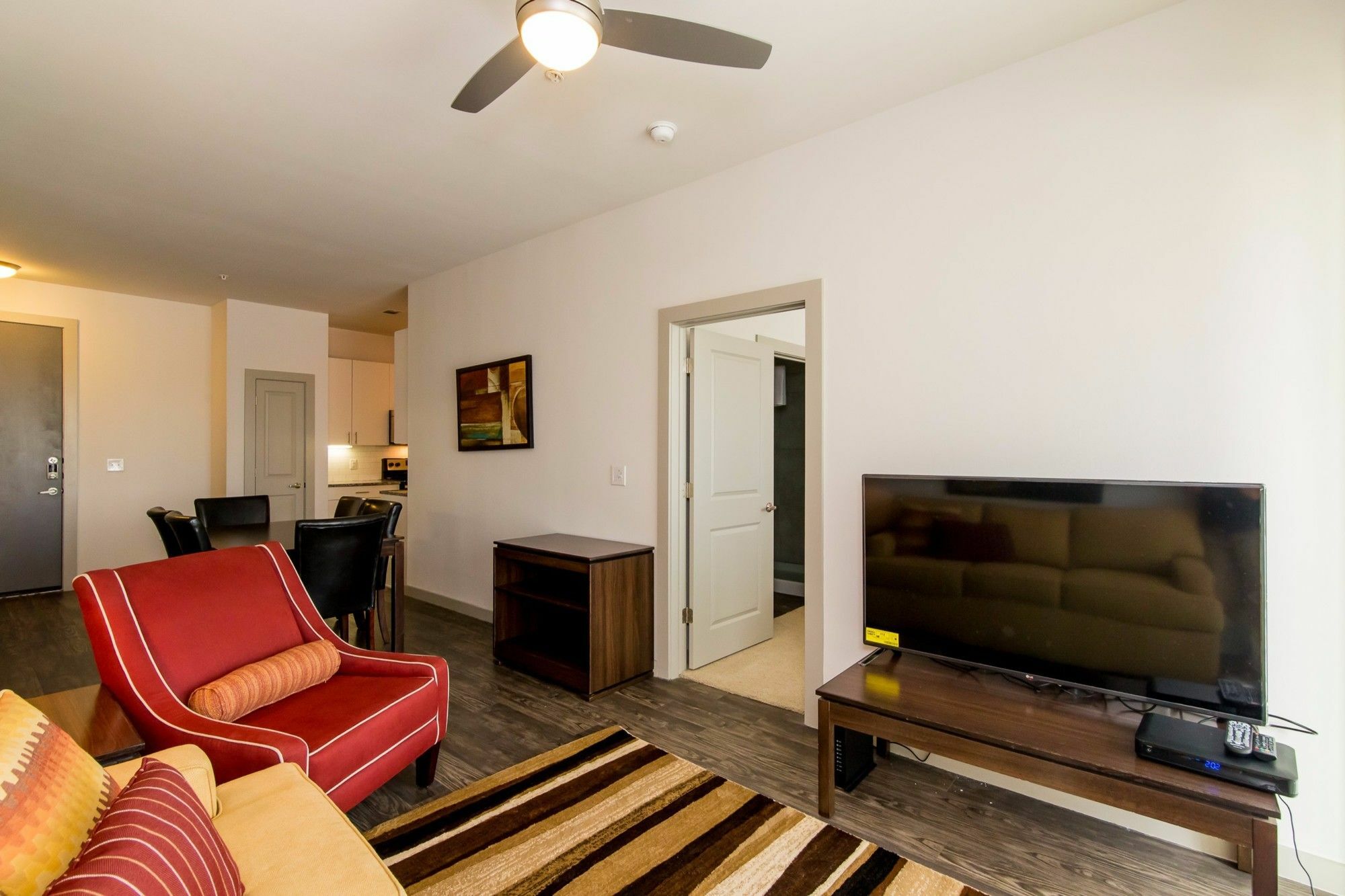 Apartment 6th Street Exclusives By Yourent Austin